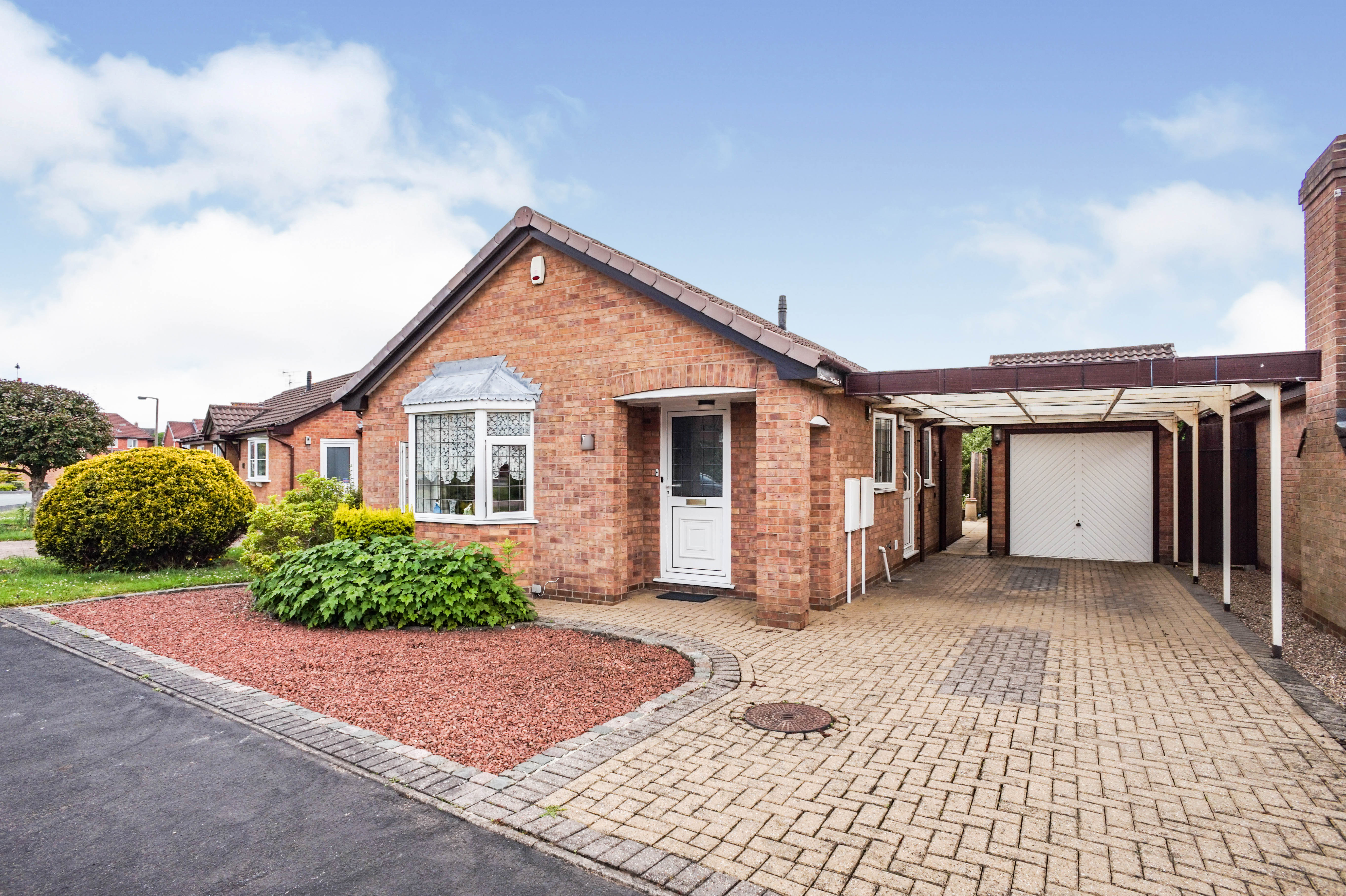 2 bedroom detached bungalow for sale in Grunmore Drive Stretton