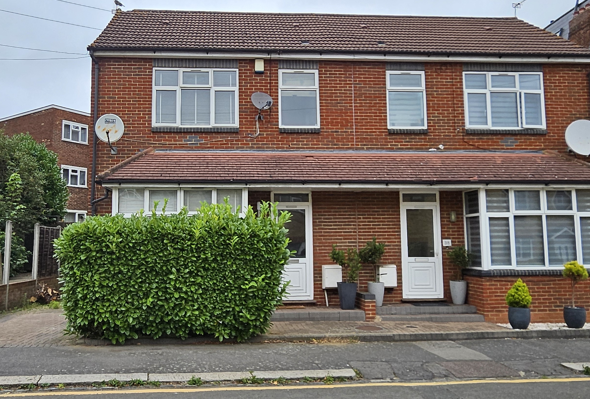 3 bedroom semi-detached house for sale in Kings Road, London, N22 5SN
