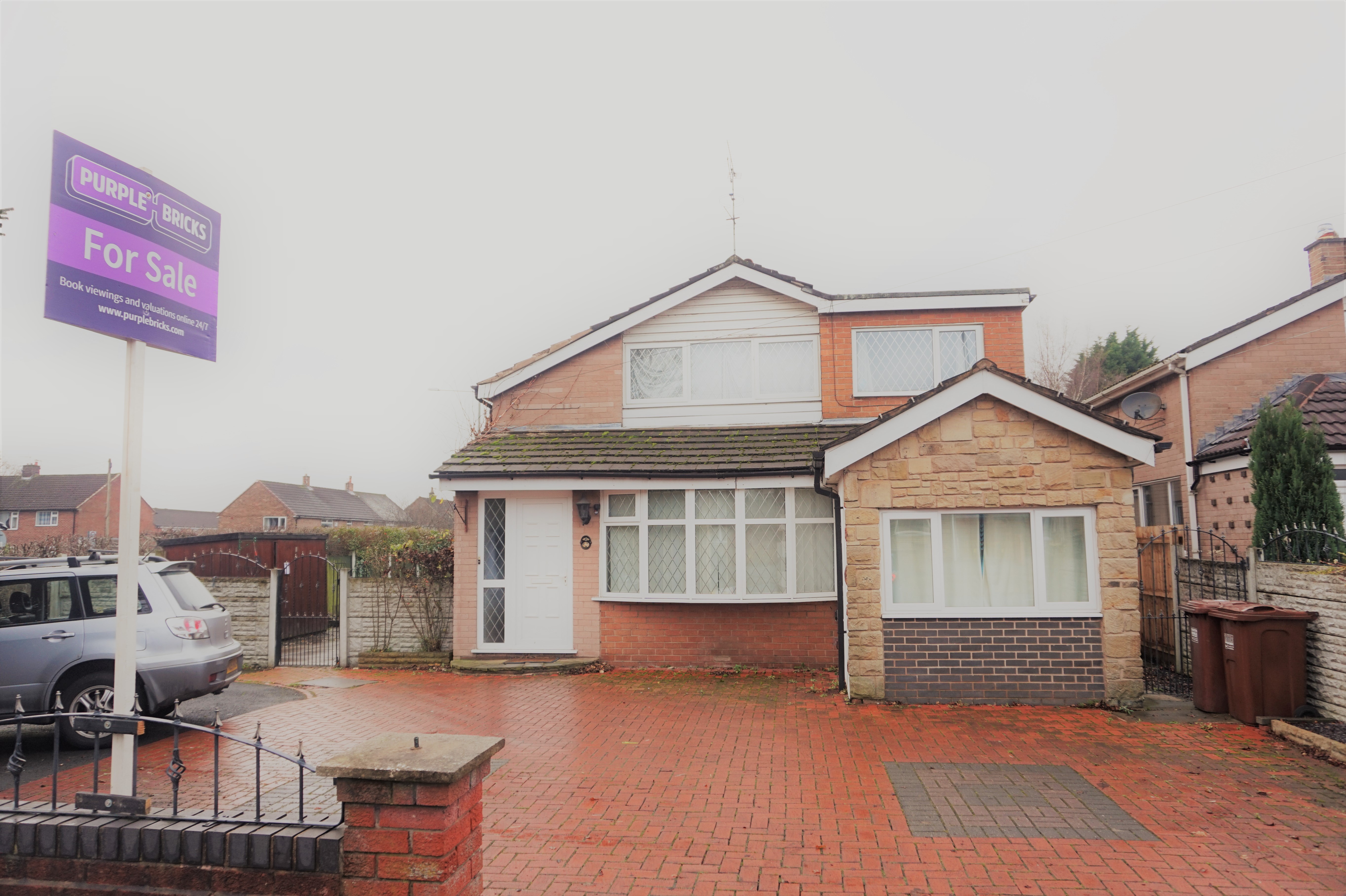 5 bedroom detached house for sale in West Paddock, Leyland, PR25 1HR