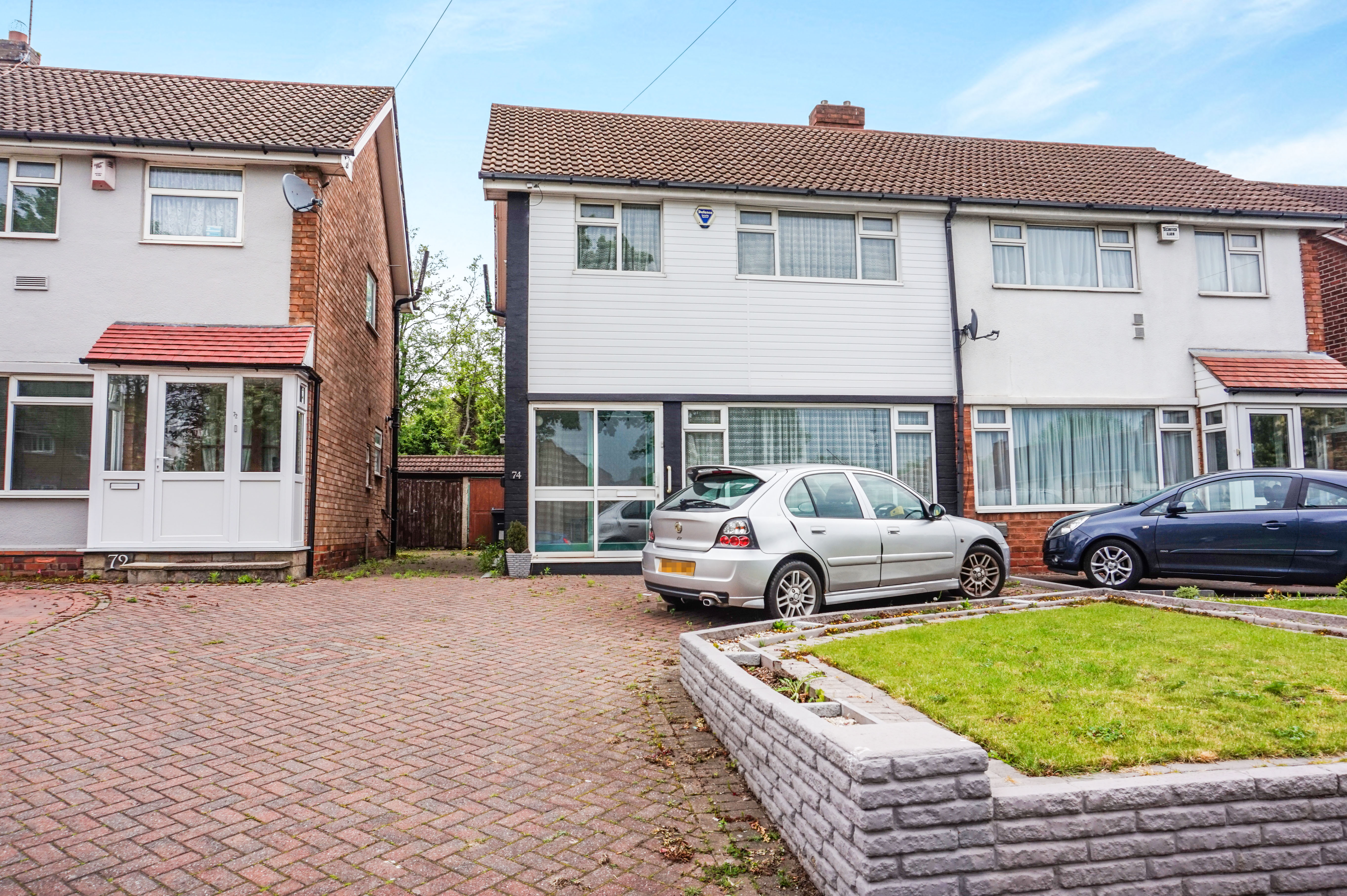 3 Bedroom Semi-detached House For Sale In Bell Lane, Birmingham, B33 0HX