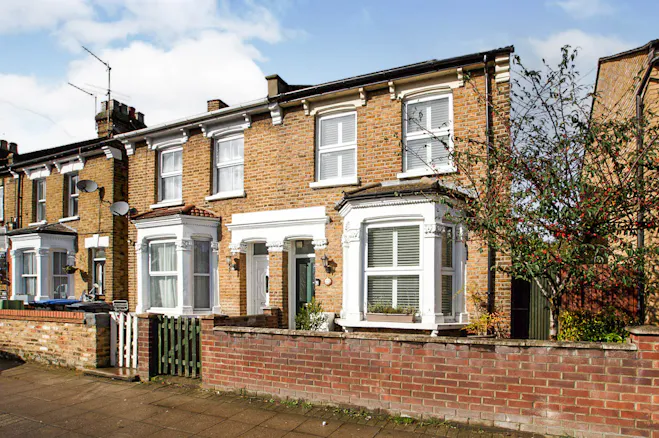 2 Bedroom Semi detached House For Sale In Lancaster Road Enfield EN2 0JN 2-bedroom-semi-detached-house-for-sale-in-lancaster-road-enfield-en2-0jn
