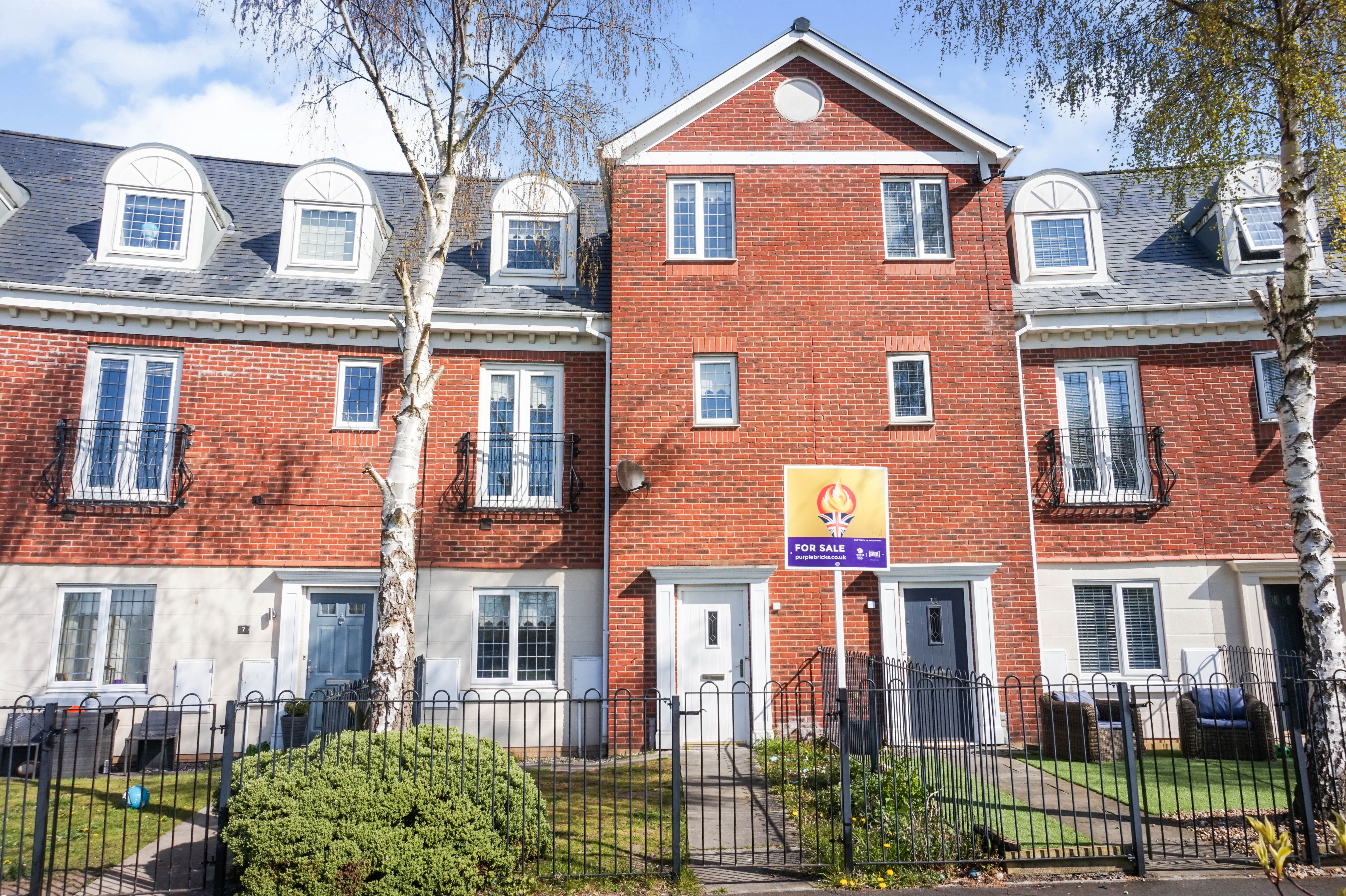 4 bedroom town house for sale in Upton Rocks Avenue, Widnes, WA8 9DA