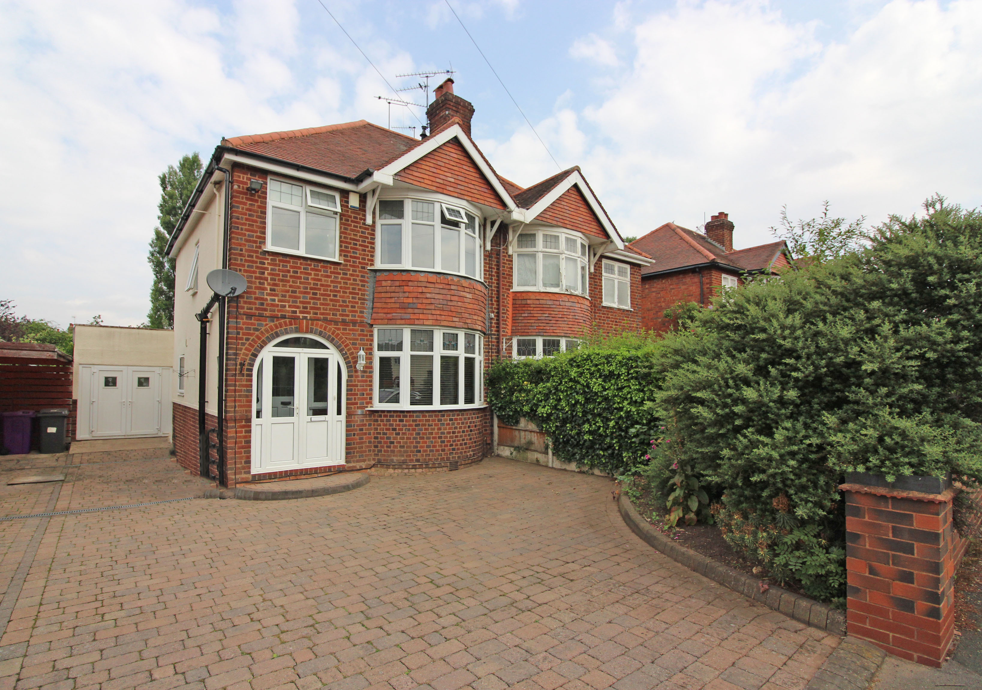 3 bedroom semi-detached house for sale in Church Walk, Pennfields