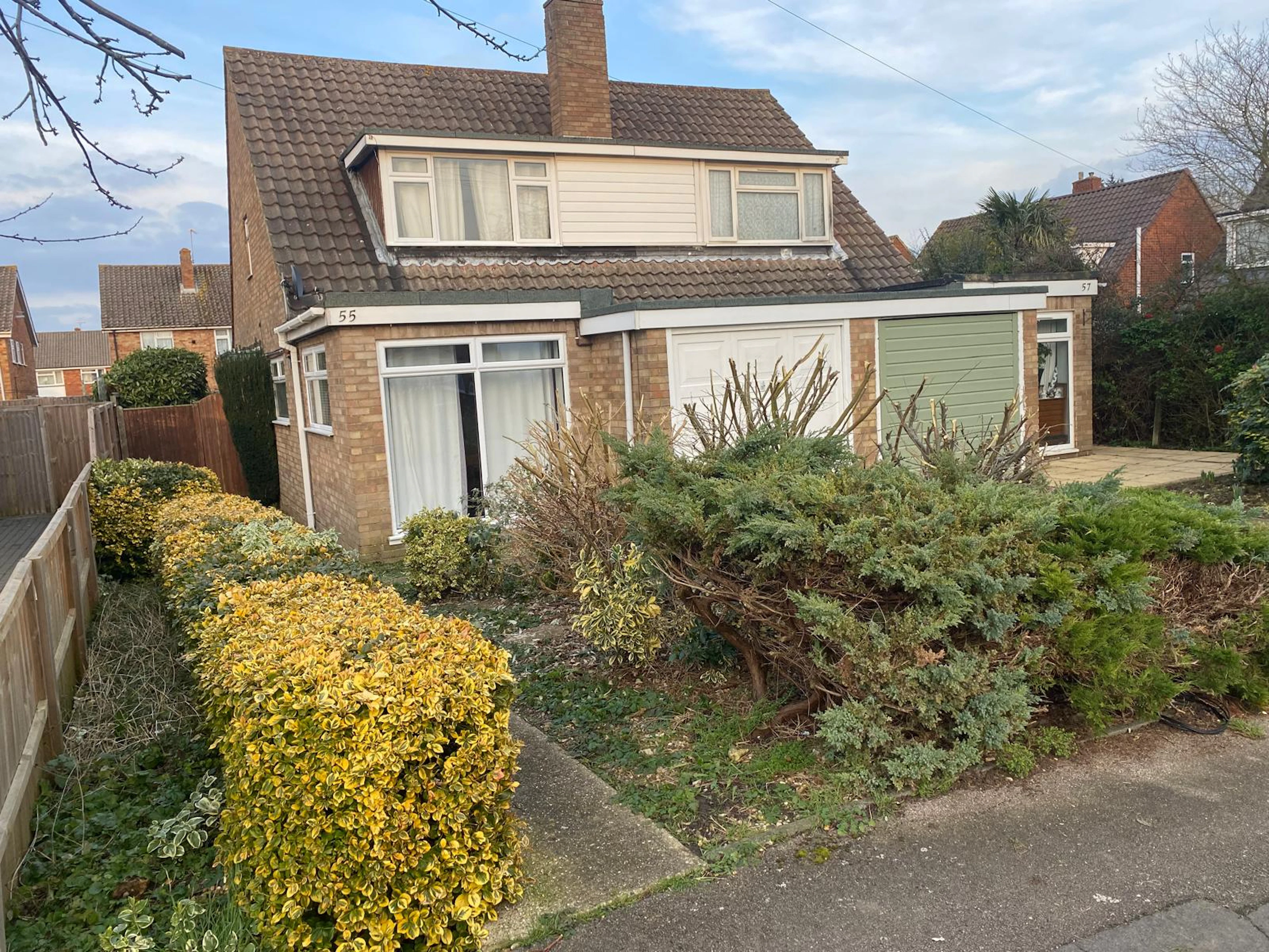 Larkspur Way, Epsom