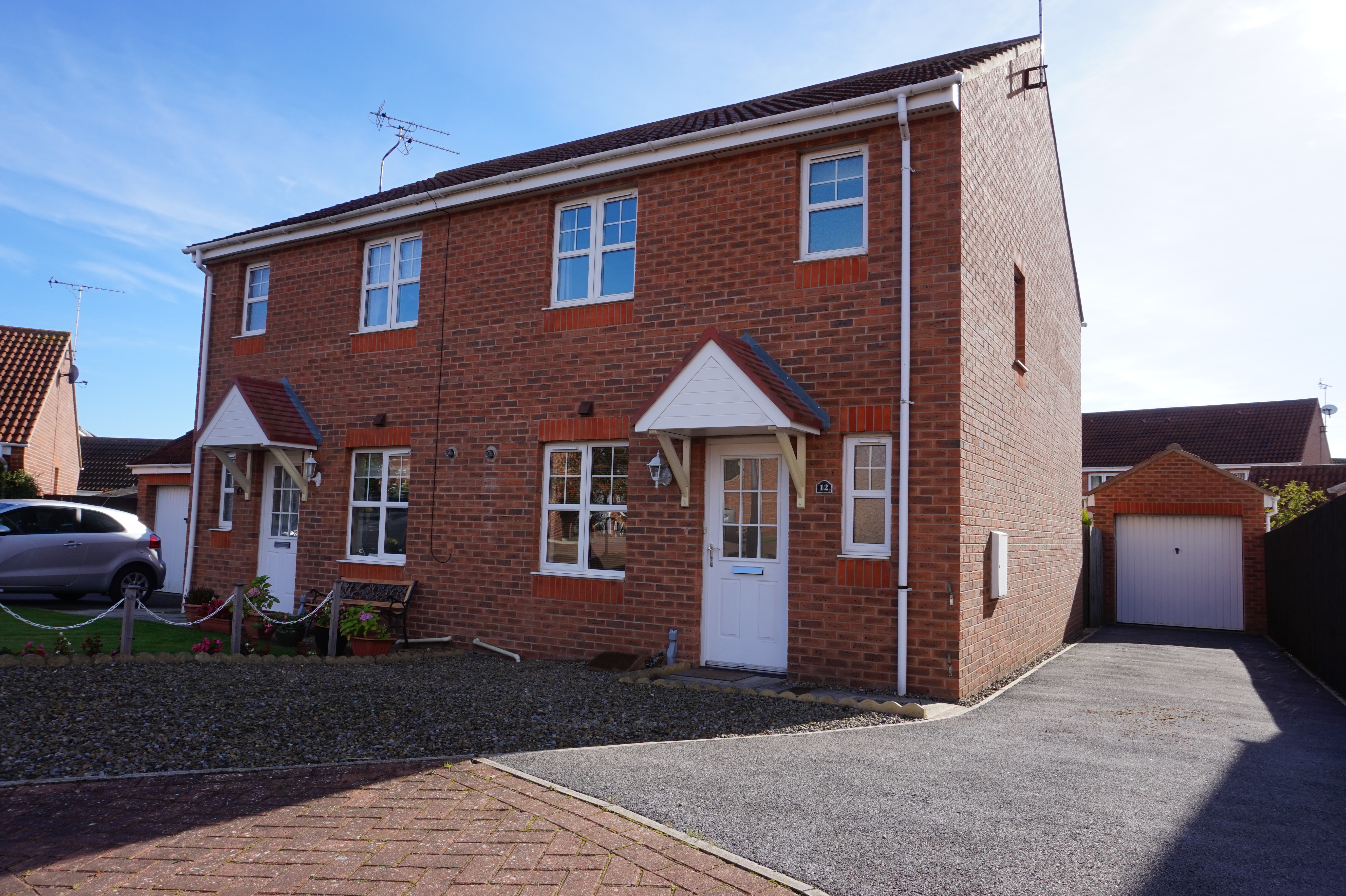 3 Bedroom Semi-detached House For Sale In Givendale Close, Bridlington ...