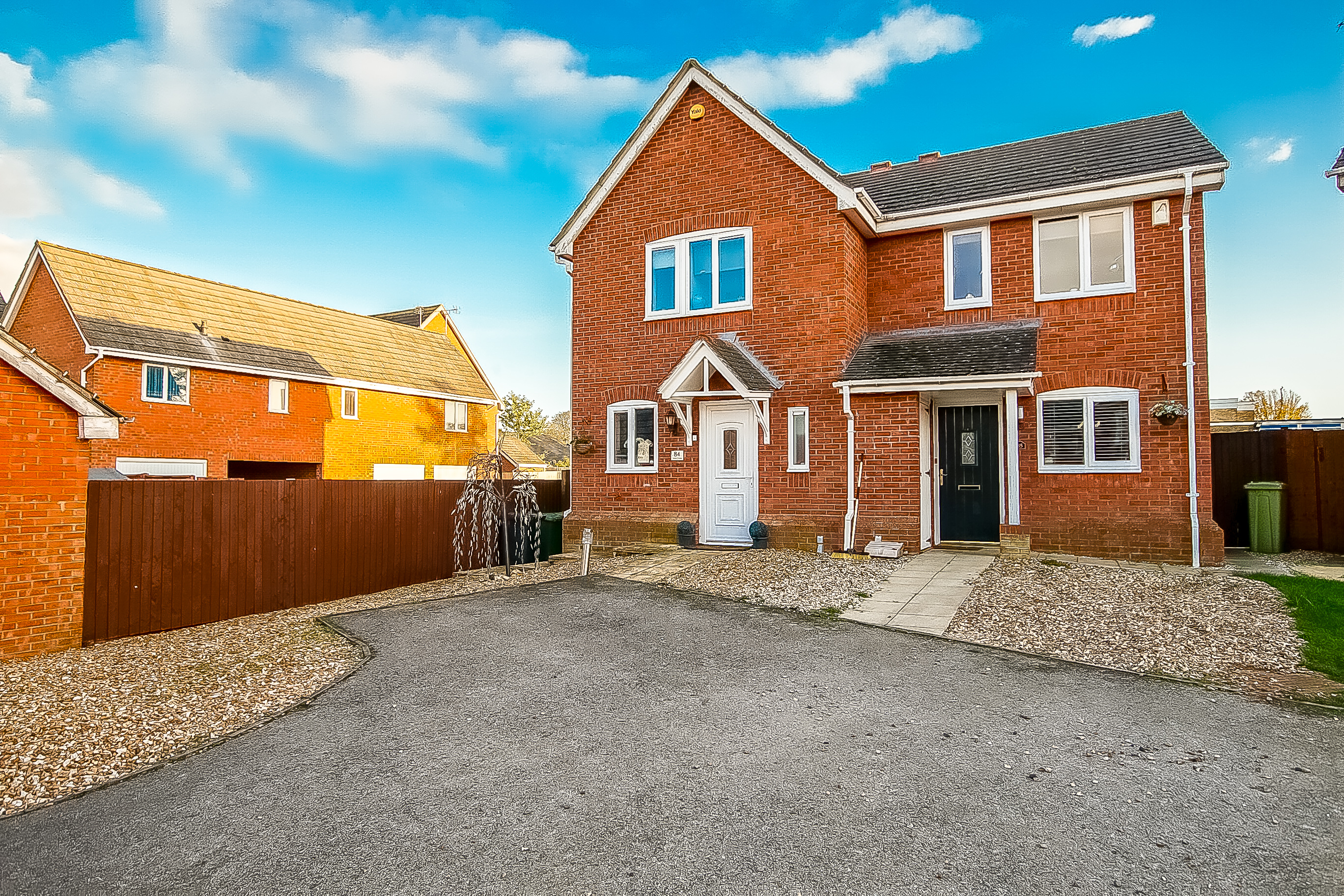 2 Bedroom Semi-detached House For Sale In Oriel Close, Milton Keynes ...