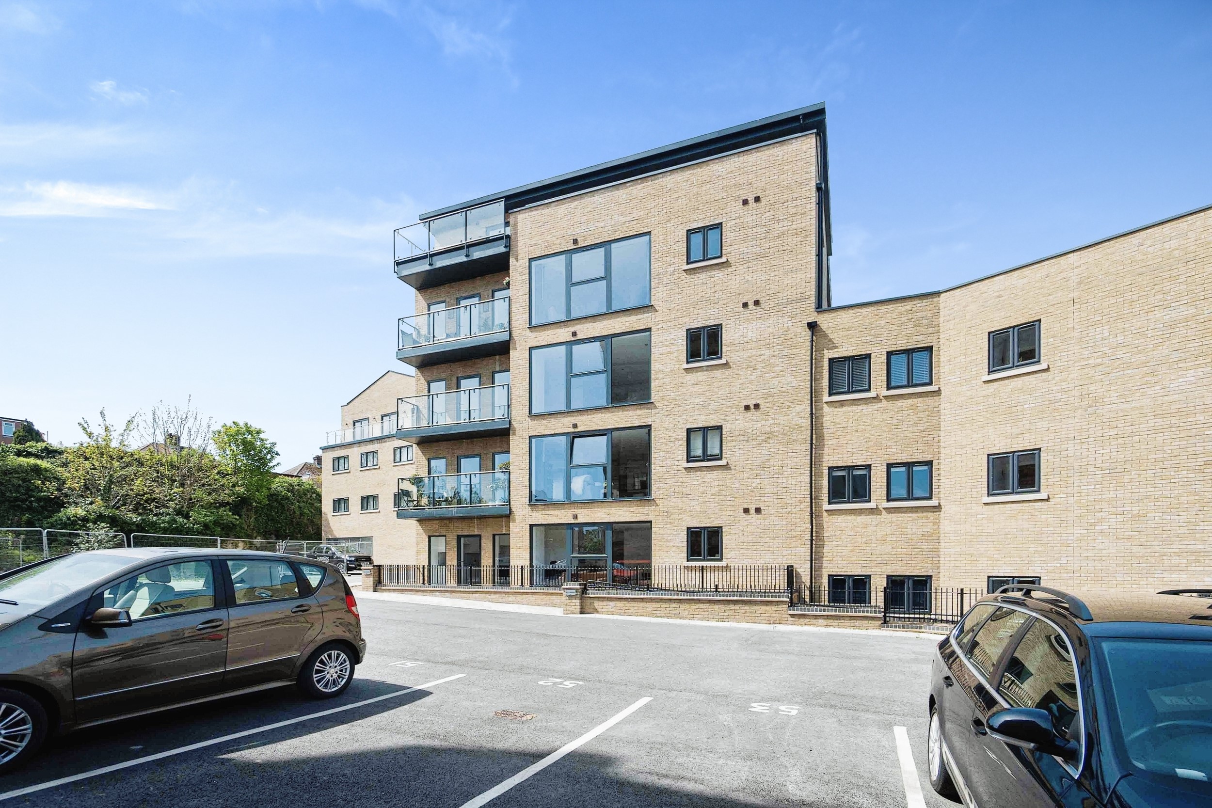 2 bedroom apartment for sale in The Bread Factory 14 Millers Hill ...