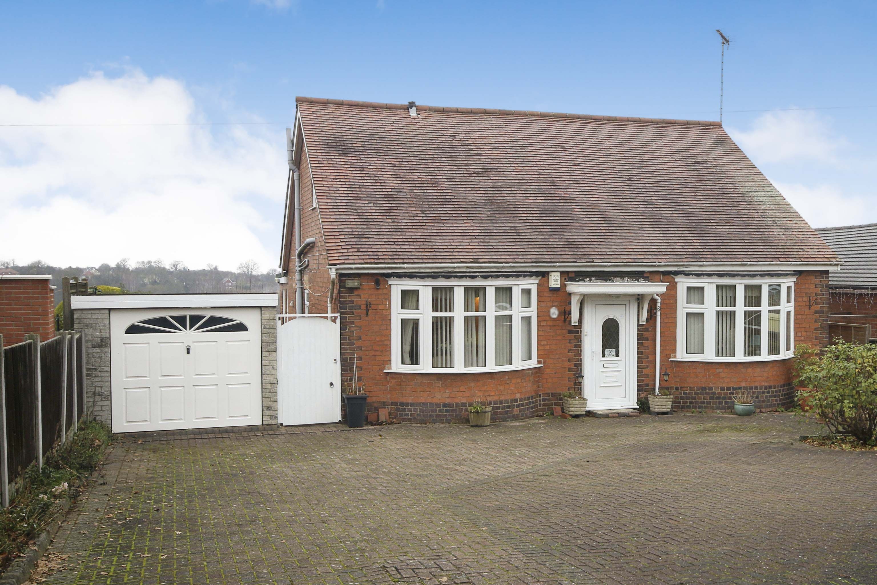 4 bedroom detached bungalow for sale in Field Lane Burton on