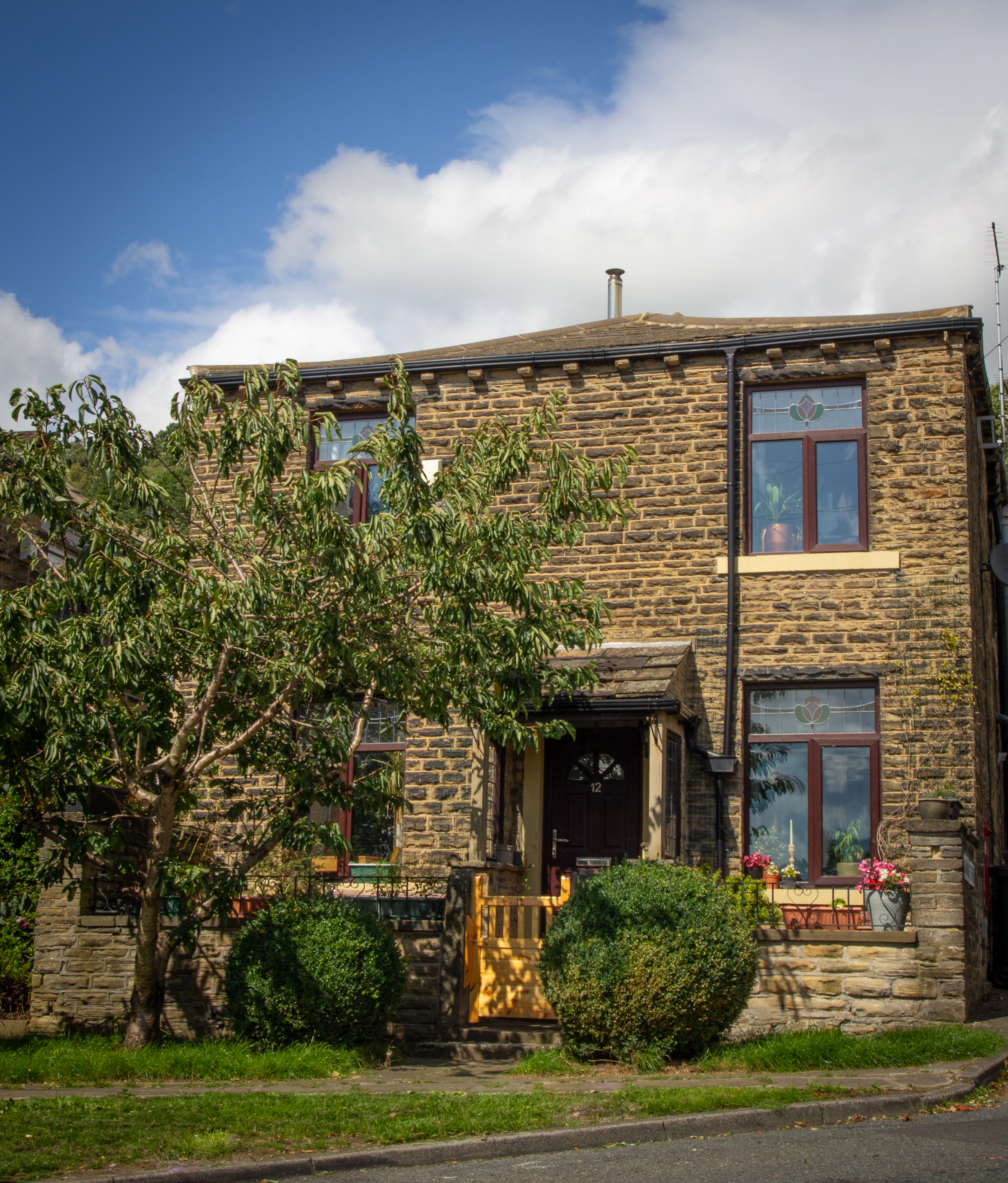 Stone Fold, Shipley