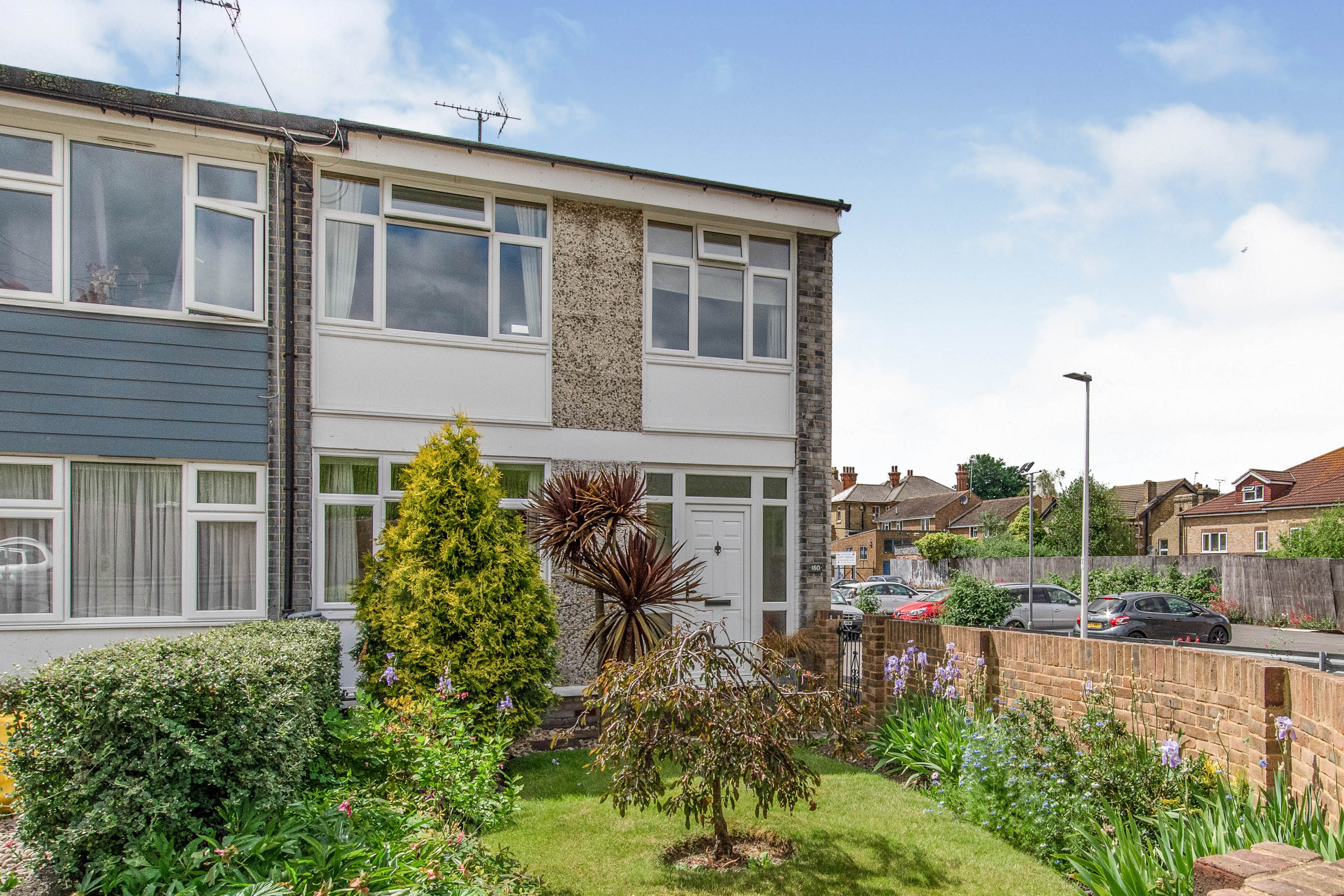 3 bedroom end of terrace house for sale in Delce Road, Rochester, ME1 2EP